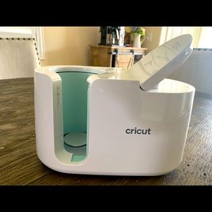 Cricut Mug Press Very gently used.Only used twice